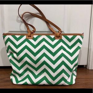 Dooney & Burke Leisure shopper handbag